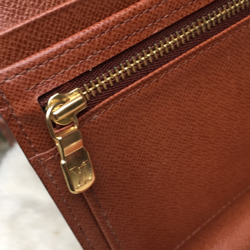 Louis Vuitton Wallet - Picture 13 of 14